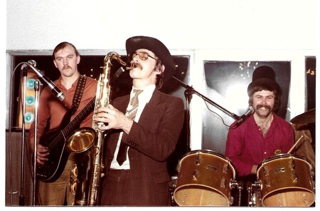 Zadnji nastop z bobnarjem Marjanom Valenčičem, na basu Miro magajna, saksofon  Miroslav Paškvan